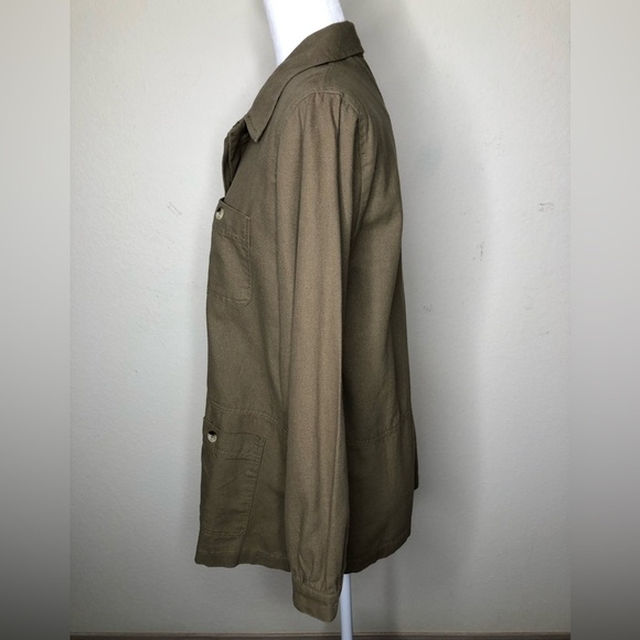 ABLE The Phyllis Utility Shacket in Dusky Green Size:‎ Small Lightweight Shacket - Picture 9 of 15